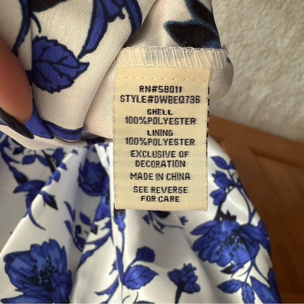 Melrose white dress with blue flowers - Picture 7 of 8
